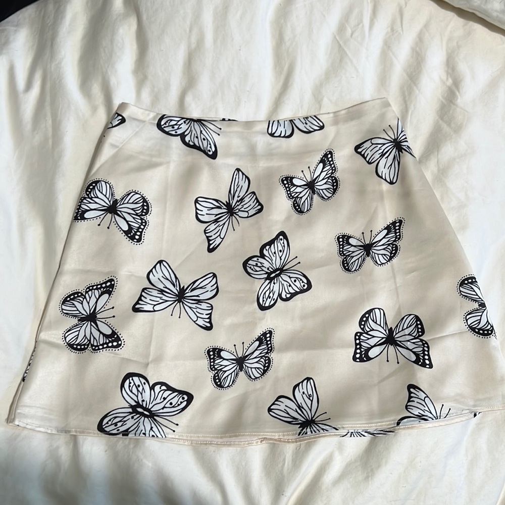 MORE TO COME- satin mini skirt